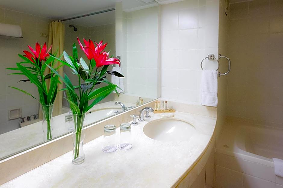 Roosevelt Hotel & Suites