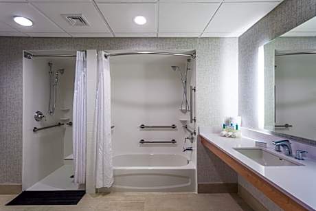 Feature Suite - Non-Smoking