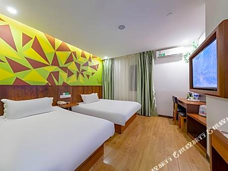 GTI - Yiran Family Room