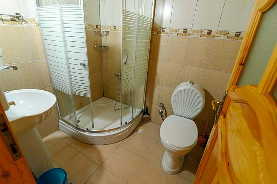 YAVUZ MOTEL ADRASAN