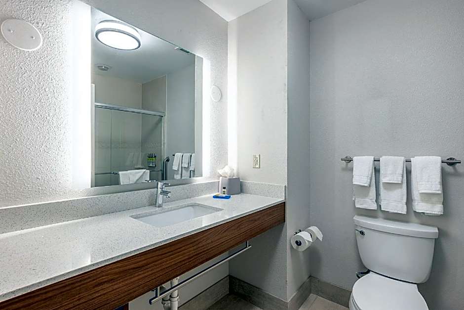 Holiday Inn Express Mccomb Hotel By IHG