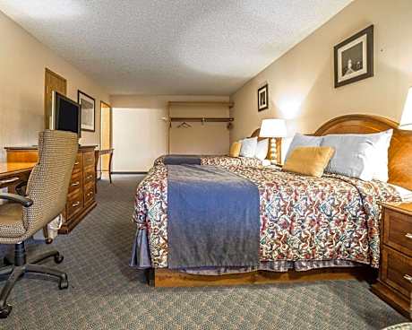 Queen Room with Two Queen Beds - Non-Smoking