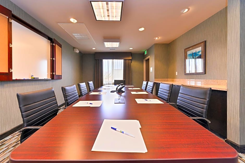 Holiday Inn Express & Suites Indio - Coachella Valley By IHG