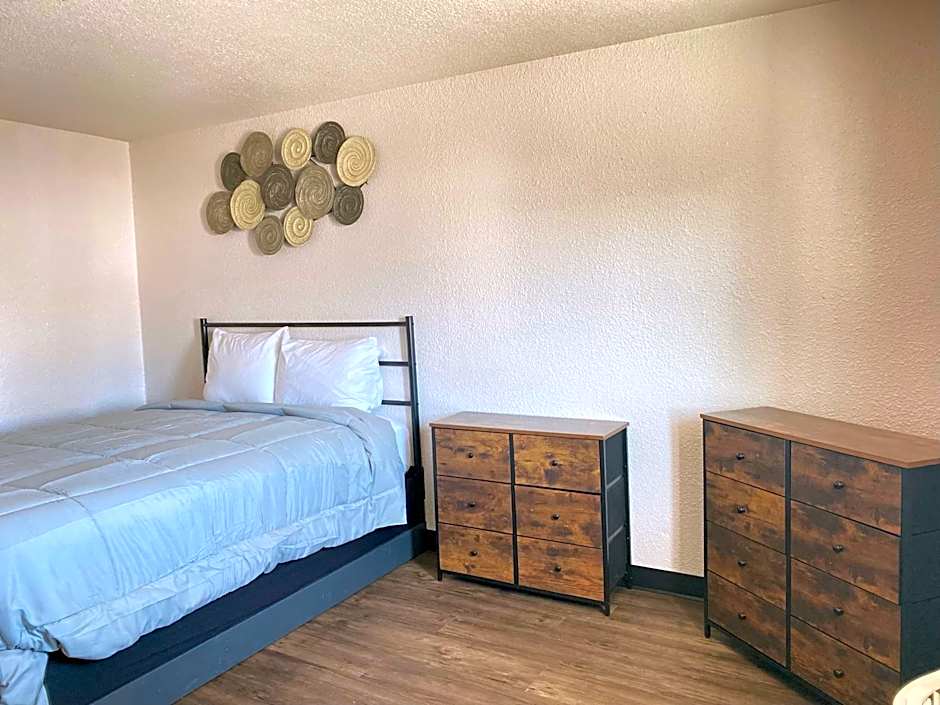 Baker City Motel & RV