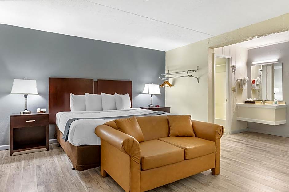 Econo Lodge Conway Central