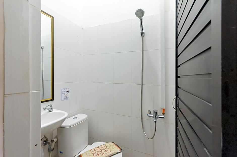 RedDoorz near Waterpark Citra Garden Medan