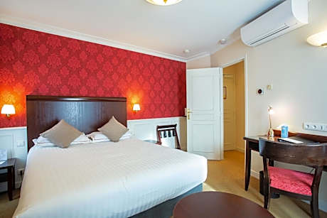 1 Queen Bed, Non-Smoking, Comfort Room, Larger Room