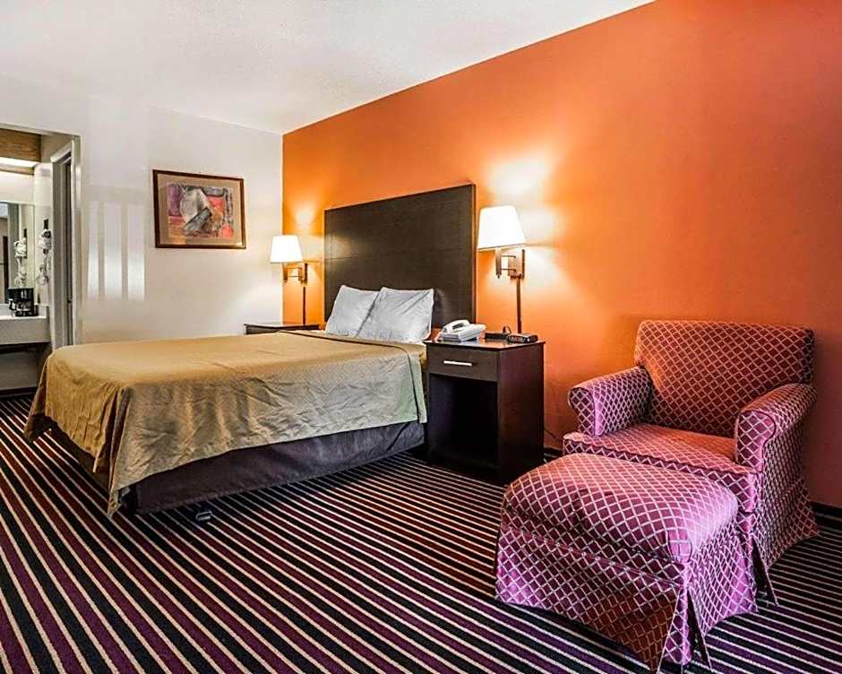 Econo Lodge Urbandale