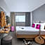 Moxy Lisbon City