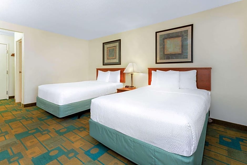 La Quinta Inn & Suites by Wyndham Chicago Willowbrook