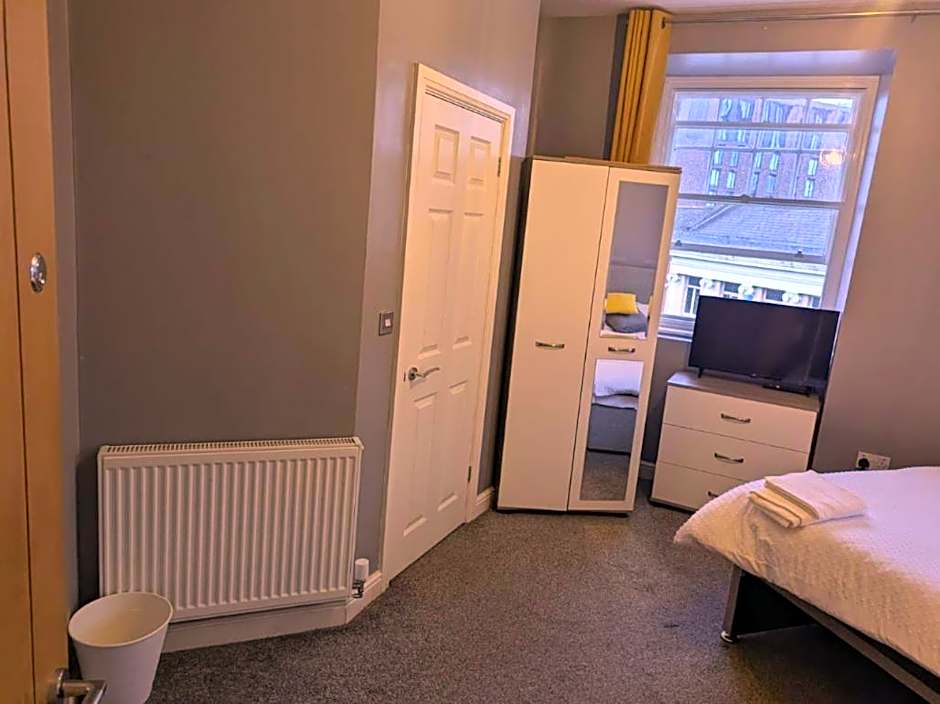 Darwin Stays - Service Accommodation in Newcastle under Lyme City Centre