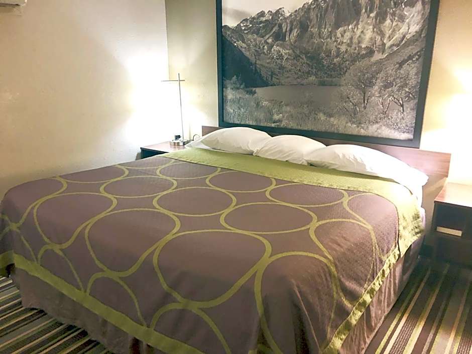 Super 8 by Wyndham Pocatello