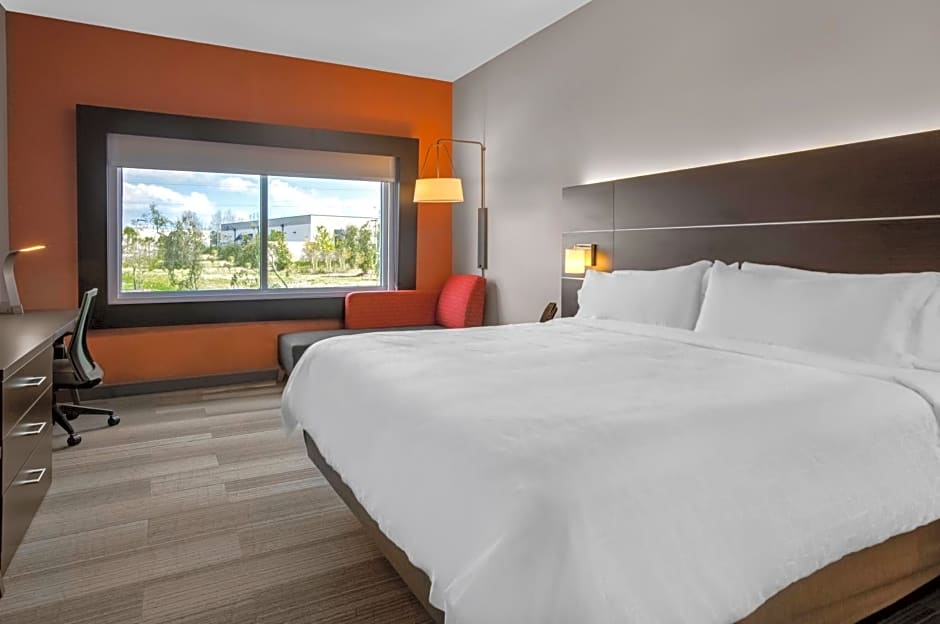 Holiday Inn Express & Suites Sanford- Lake Mary By IHG