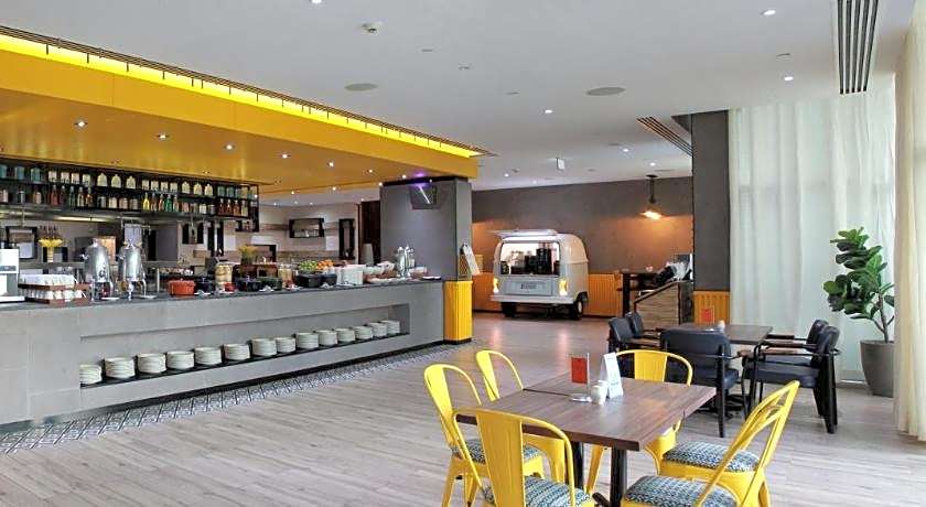 Hyatt Place Dubai Al Rigga Hotel