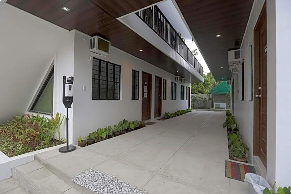 OYO 736 Jade Apartelle