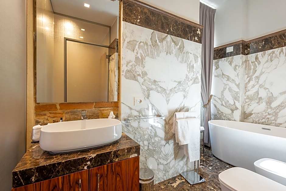 Donati Luxury Tower Suites