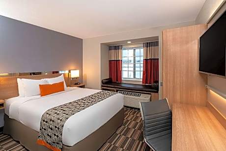 Queen Room - Non-Smoking