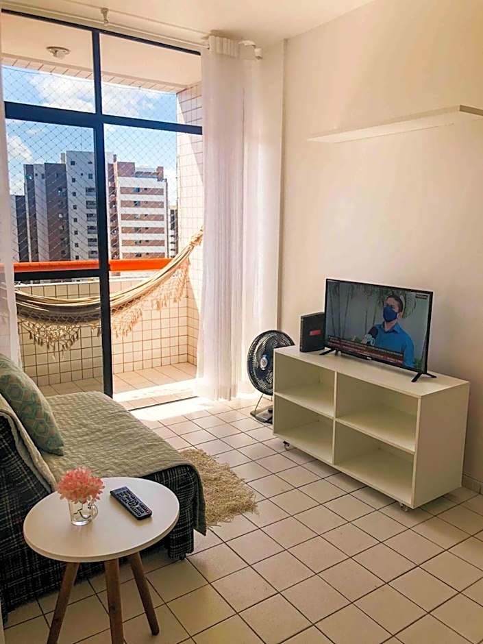 RF-86: Apê completo e aconchegante na Ponta Verde