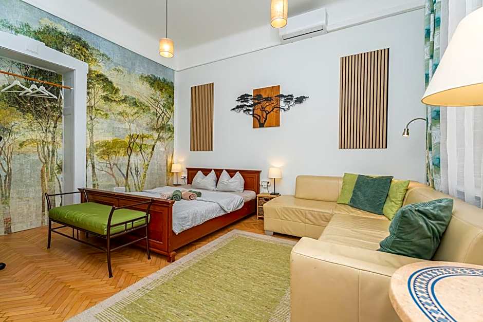 Acacia Private Rooms & Studios