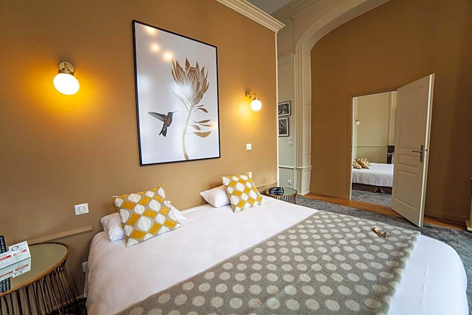Logis Hôtel & Restaurant - Les Hauts de Montreuil