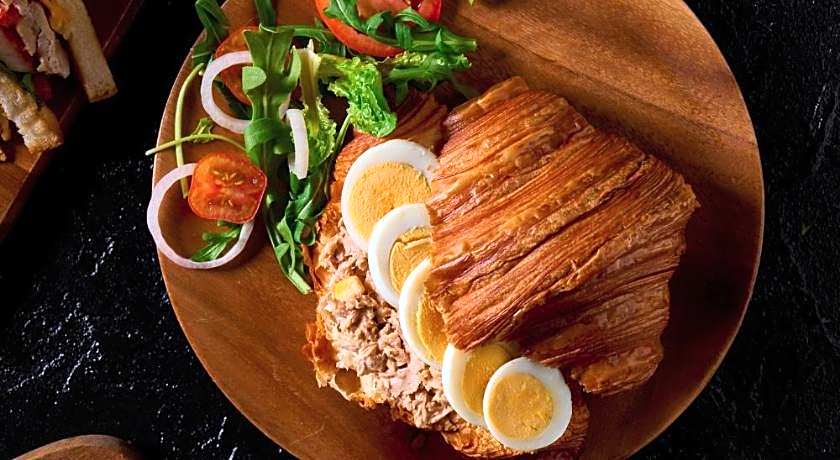 Kamala Havana Hotel And Cafe