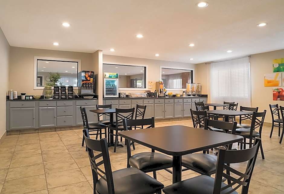 Quality Inn Grand Blanc - Flint South