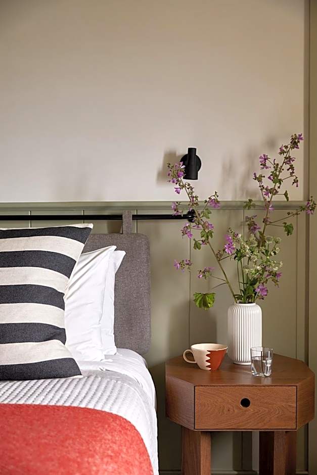 Moonfleet Manor - A Luxury Family Hotel