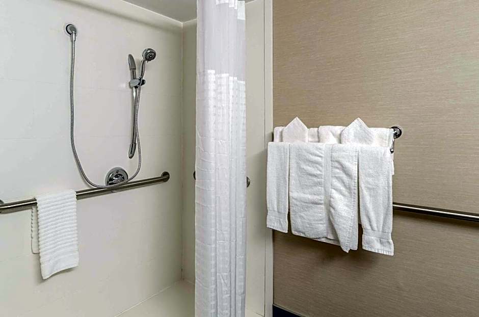 Comfort Inn & Suites West Springfield