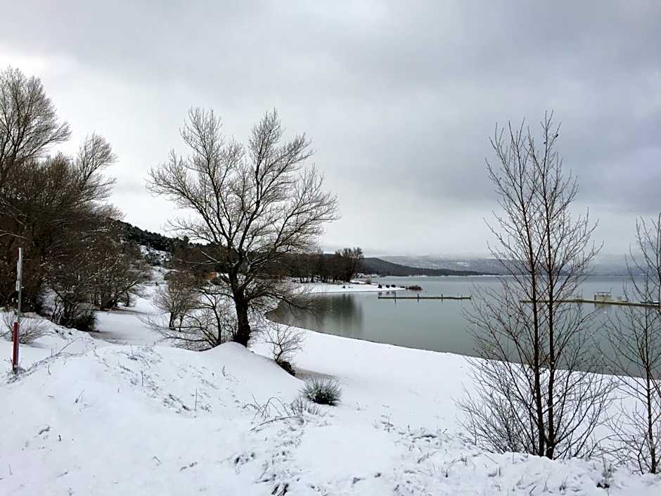 "Les Lauriers" chambre indépendante avec terrasse privée