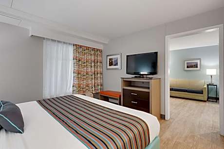 King Suite with Sofa Bed - Non Smoking