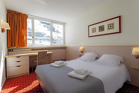 Double Room with Mountain View