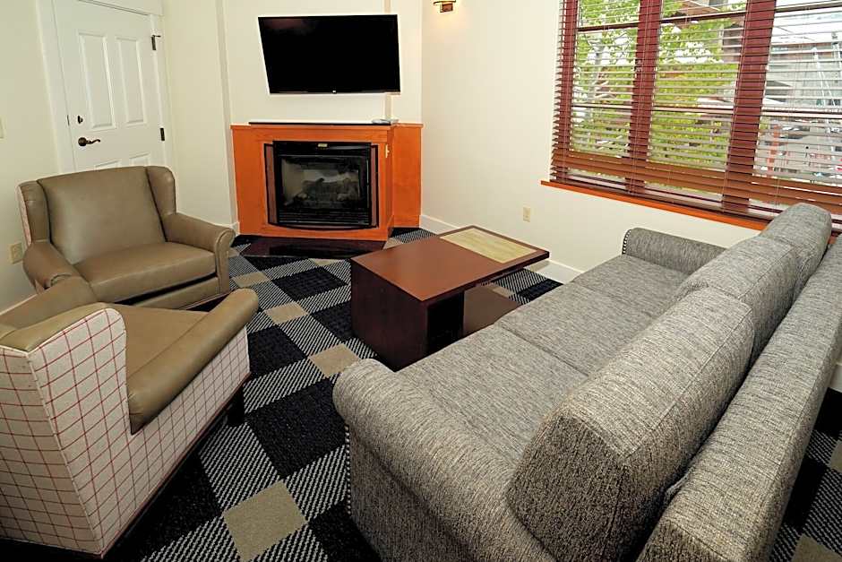 Heavenly Village Condos - Grand Residence