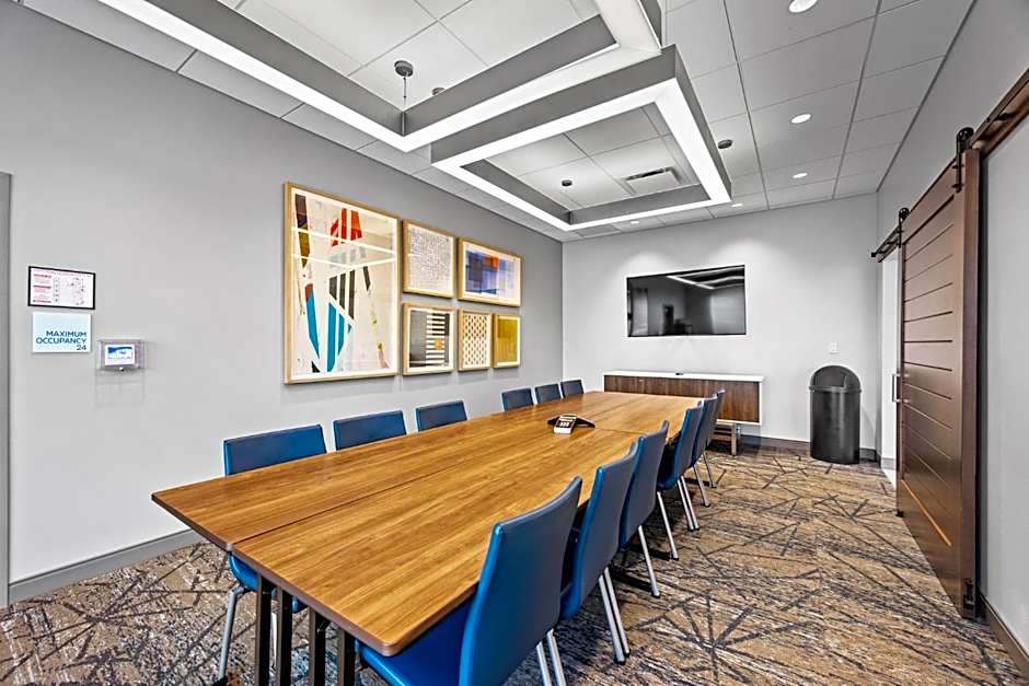 Holiday Inn Express & Suites Marinette By IHG