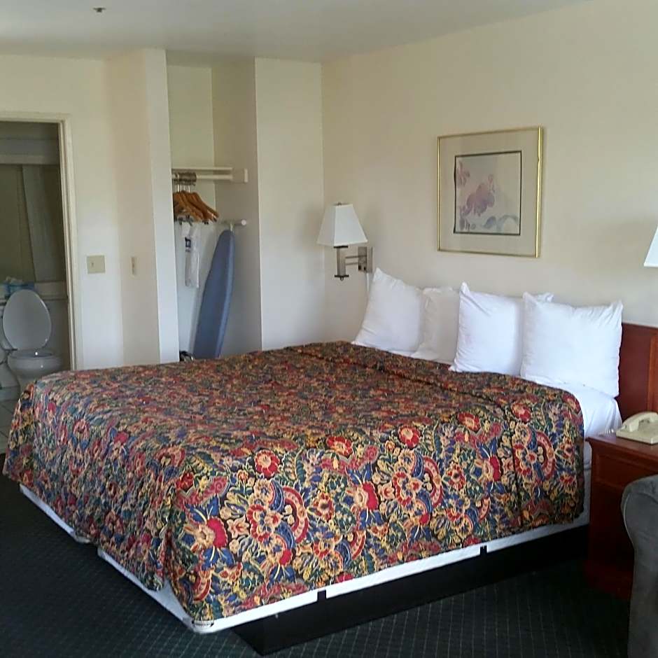 Days Inn by Wyndham Orange Anaheim