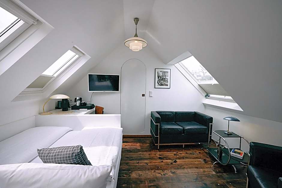 18Arts Hotel
