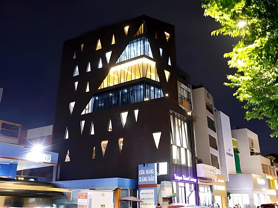 SAIGON TRAVEL LOUNGE