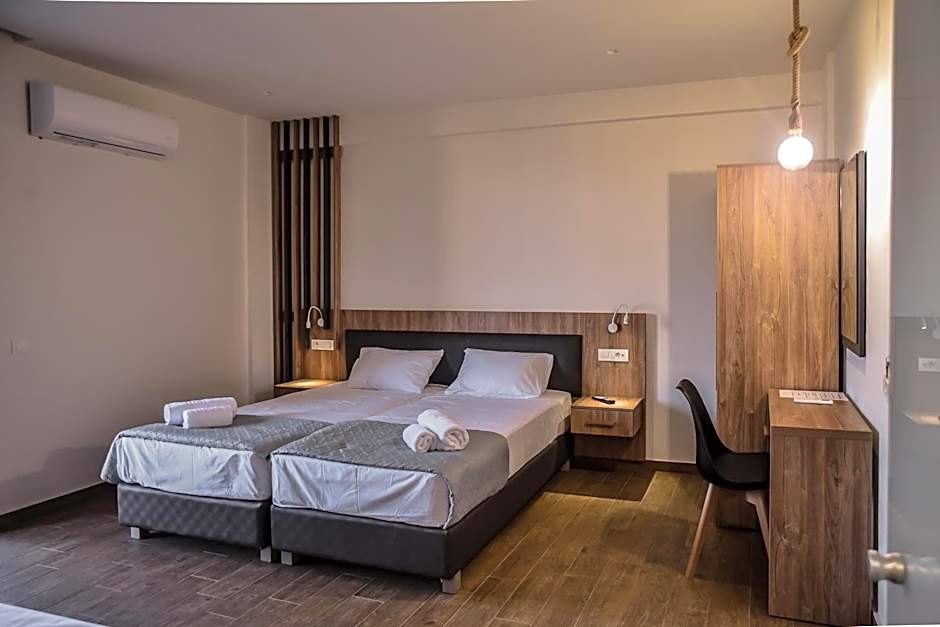 Del Mar 'Adults Only'