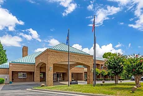 Comfort Suites Inn At Ridgewood Farm