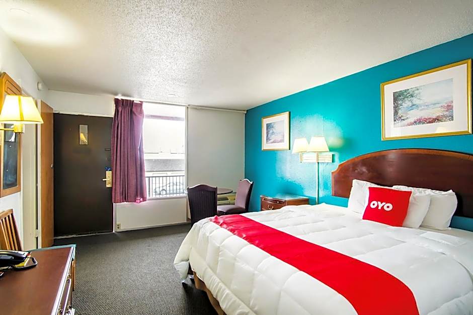 OYO Hotel Hutchinson KS West 4th Ave