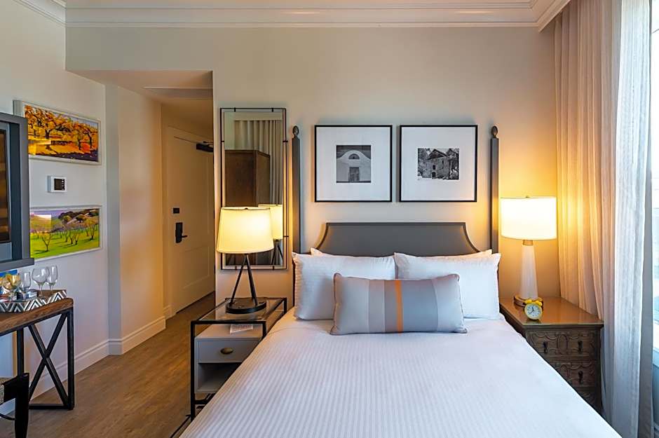 Hotel E