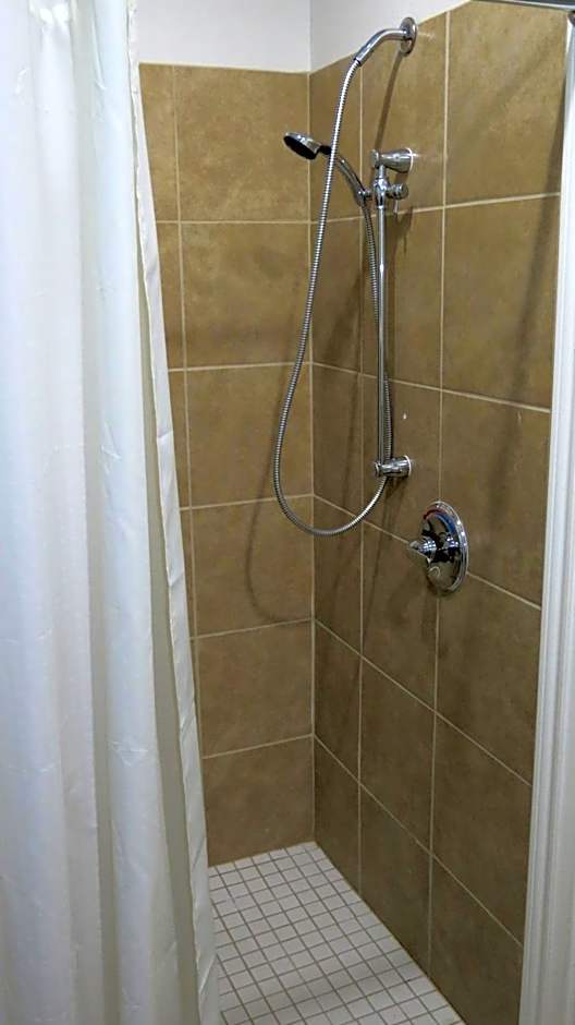 Super 8 by Wyndham Houston North I-45