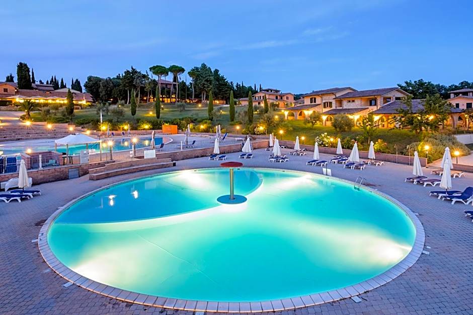 ISA-Residence with swimming pool surrounded by greenery just 5 minutes from Massa Marittima