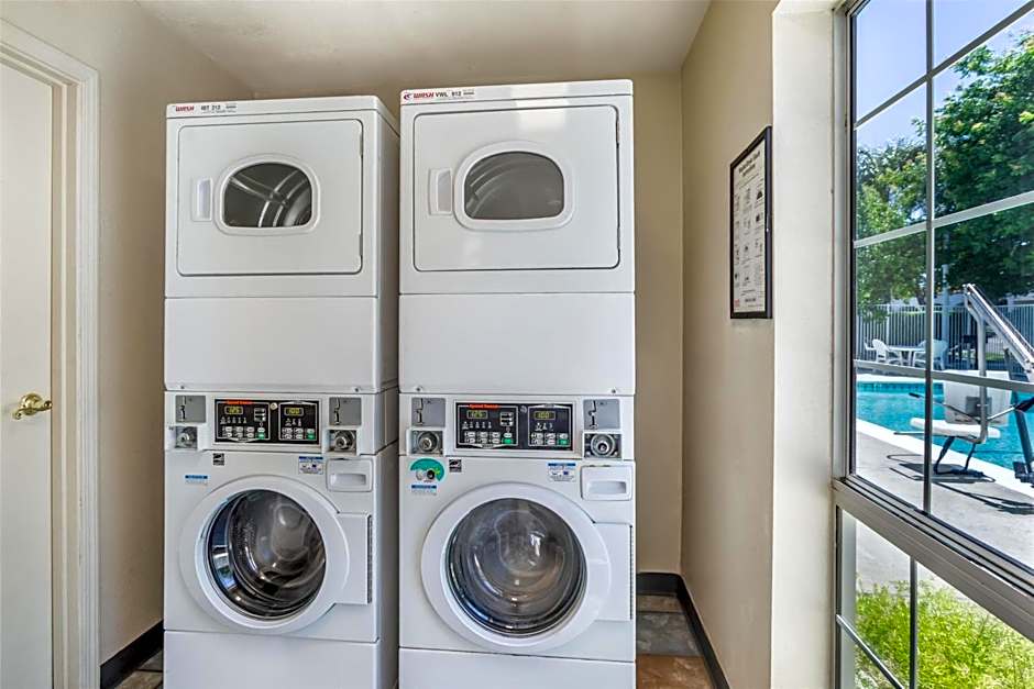 Best Western Luxury Inn