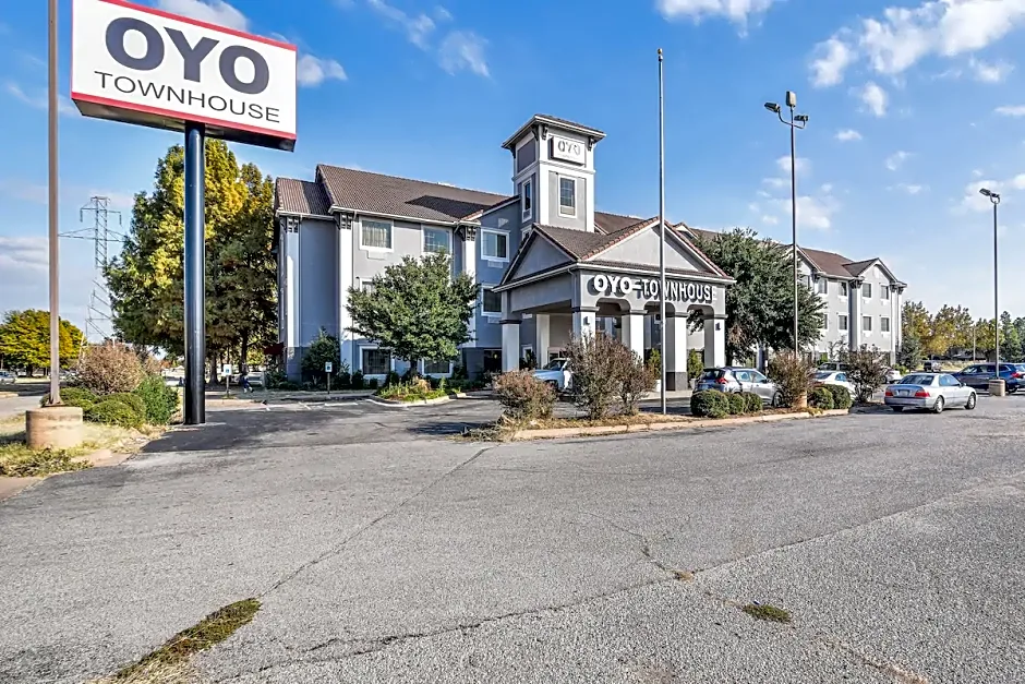 OYO Townhouse Oklahoma City Airport