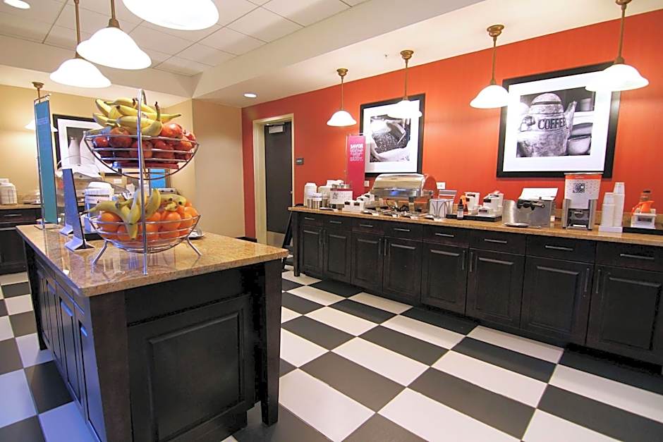 Hampton Inn By Hilton & Suites Grand Forks