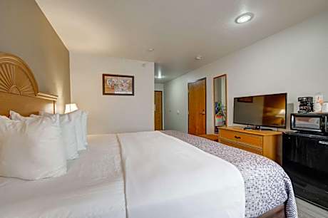 1 King Bed, Nonsmoking