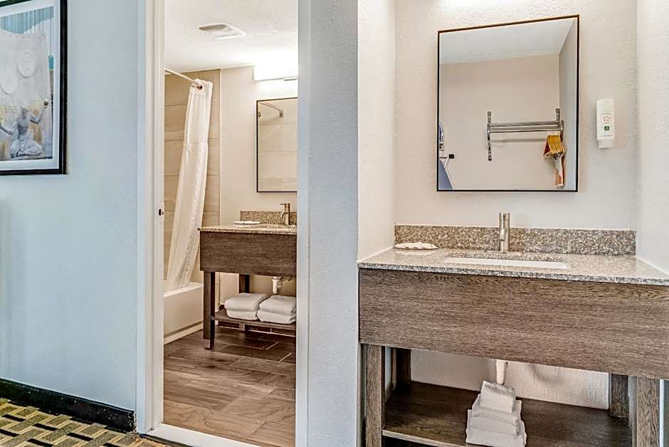 Quality Inn Detroit Downtown