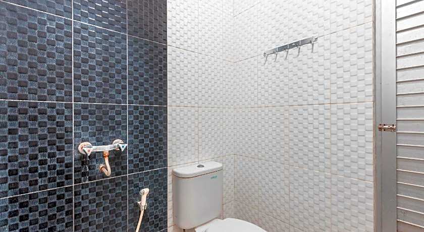 RedDoorz near Universitas Esa Unggul Bekasi Harapan Indah