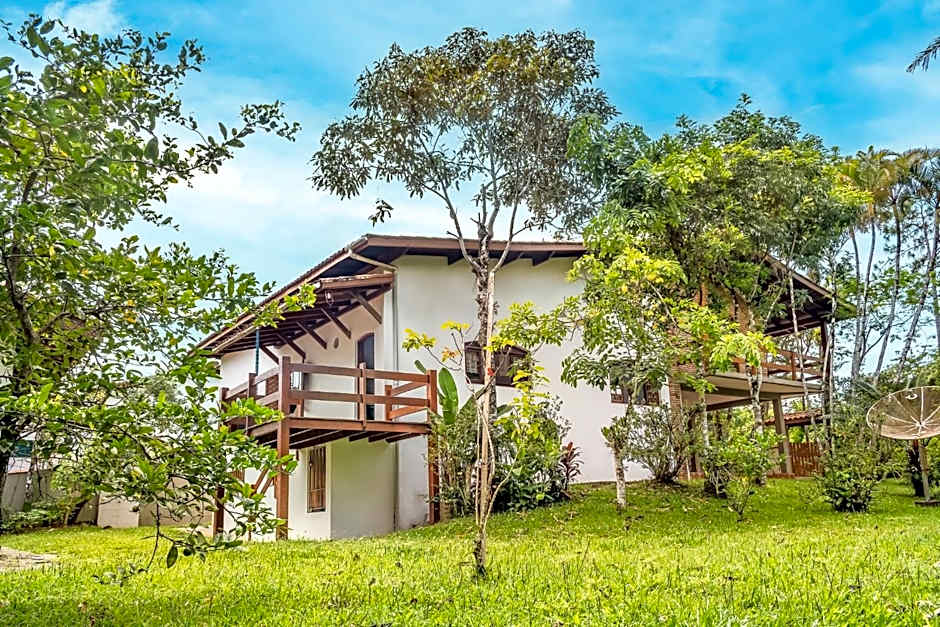 House with garden and barbecue near the beach