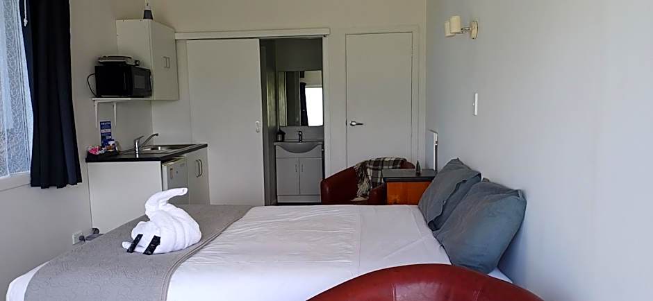 Mokau Motels